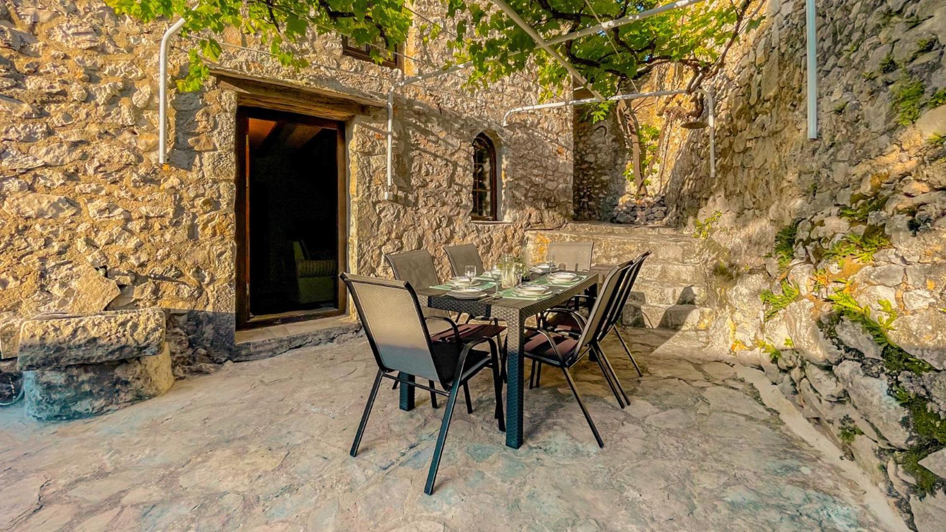 Villa Historic Pocitelj With Pool And Incredible Views On The River And Landmarks Bagian luar foto